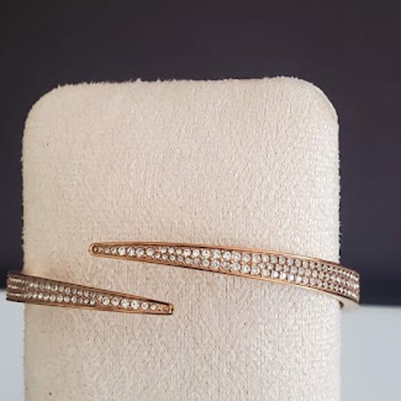 Michael Kors Rose‎ Gold Hinged Bangle with Clear Crystals Wrap Cuff Bracelet - Picture 2 of 10